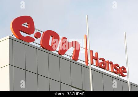 November 2004 - Quickborn, DEUTSCHLAND - E.. AM Hauptsitz von Hanse. Mit knapp EUR68 Milliarden Umsätzen und rund 81.000 Mitarbeitern hat E.. ON ist eines der größten öffentlichen Versorgungsunternehmen in Europa und der weltweit größte Investor-eigene Energiedienstleister. (Bild: © Volkmar Schulz/Keystone Pressedienst/ZUMA Press) Stockfoto