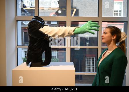 Höhepunkte in den Phillips London Galleries am Berkeley Square vor der Auktion New Now , Modern & Comtemporary Art am 10. April 2025 ... Stockfoto
