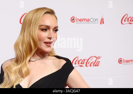 Las Vegas, USA. April 2025. Lindsay Lohan bei der CinemaCon 2025 – Big Screen Achievement Awards, die am 3. April 2025 im Colosseum im Caesars Palace in Las Vegas, Nevada, stattfanden © JPA/AFF-USA.com Credit: AFF/Alamy Live News Stockfoto