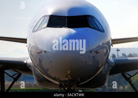 REKORDDATUM NICHT ANGEGEBEN Bombardier C-Serie CS100 - HB-JBA betrieben von SWISS parkt am Flughafen Zürich Rümlang Zürich Flughafen Sporter Place ZH Schweiz Copyright: XSergioxBrunettix Stockfoto