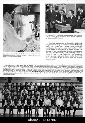In diesem 1966 Benilde High Yearbook werden Schüler, Dozenten, Vereine, Sportmannschaften und Schlüsselveranstaltungen im Schuljahr 1965-1966 vorgestellt und ein umfassender Einblick in die Erfahrung der High School geboten. Stockfoto