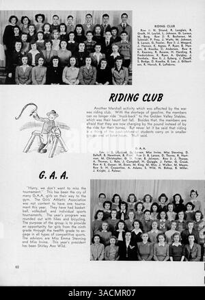Das Cardinal Yearbook 1943 der Marshall High School zeigt Schüler, Lehrer, Leichtathletik, Vereine und wichtige Veranstaltungen aus dem Schuljahr 1942-1943. Stockfoto