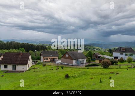 Landschaft rund um Saulxures, eine Gemeinde im Departement Unterrhein in Grand Est im Nordosten Frankreichs Stockfoto