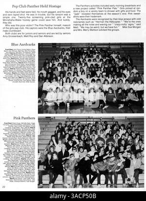 Das Minnehaha Academy Yearbook 1984 enthält Informationen zum Studentenleben, zur Leichtathletik, zu akademischen Veranstaltungen und zu Lehrveranstaltungen während des Schuljahres 1983-1984. Stockfoto