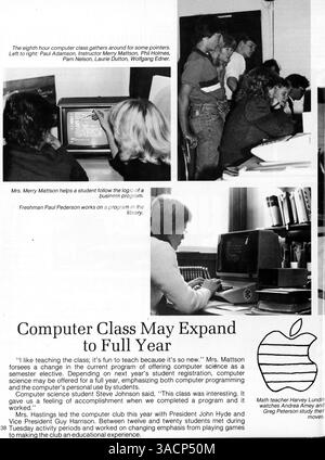 Das Jahrbuch 1984 der Minnehaha Academy bietet einen Überblick über das Leben von Schülern und Lehrkräften, über Leichtathletik und akademische Leistungen im Schuljahr 1983-1984. Stockfoto