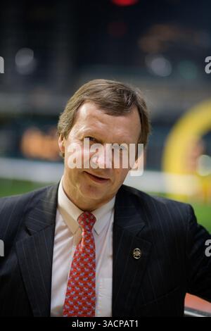 17. Januar 2007 - Hong Kong, CHINA - der CEO des Jockey Clubs von Hong Kong, Herr WINFRIED ENGELBRECHT-BRESGES, während eines abendlichen Pferderennens im Happy Valley in Hongkong. Der Hong Kong Jockey Club erzielte für das am 30. Juni 2006 endende Jahr einen Gesamtumsatz und Ertrag aus allen Geschäftsbereichen, der einen Rekordwert von 98,888 Mrd. HK$ erreichte, was einem Anstieg von 1,75 % gegenüber dem Vorjahr entspricht. (Foto: © Daniel Groshong/Tayo Photo/ZUMA Press) Stockfoto