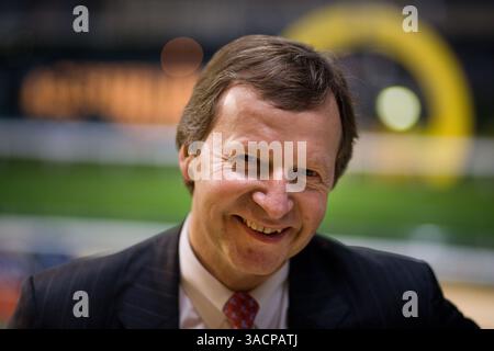 17. Januar 2007 - Hong Kong, CHINA - der CEO des Jockey Clubs von Hong Kong, Herr WINFRIED ENGELBRECHT-BRESGES, während eines abendlichen Pferderennens im Happy Valley in Hongkong. Der Hong Kong Jockey Club erzielte für das am 30. Juni 2006 endende Jahr einen Gesamtumsatz und Ertrag aus allen Geschäftsbereichen, der einen Rekordwert von 98,888 Mrd. HK$ erreichte, was einem Anstieg von 1,75 % gegenüber dem Vorjahr entspricht. (Foto: © Daniel Groshong/Tayo Photo/ZUMA Press) Stockfoto
