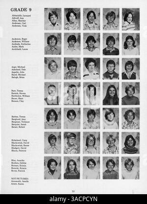 Das 1978 Minnetonka East Jr. High Yearbook erfasst wichtige Ereignisse und Erinnerungen aus dem Schuljahr 1977-1978, darunter Schülerporträts, Lehrkräfte, Vereine und Leichtathletik. Stockfoto
