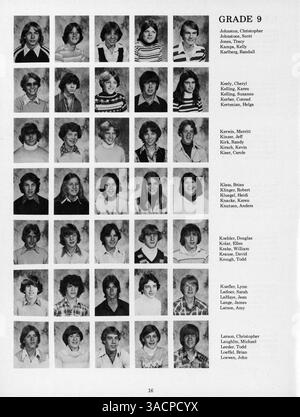 Das 1978 Minnetonka East Jr. High Yearbook enthält Schüler, Lehrer, Sportmannschaften, Vereine und Aktivitäten, die während des Schuljahres 1977-1978 stattfanden. Stockfoto