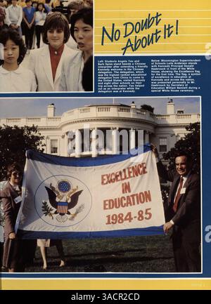 Im Jahrbuch 1986 der Kennedy High werden wichtige Ereignisse aus dem Schuljahr 1985-1986 vorgestellt, mit Schülern- und Lehrerprofilen, sportlichen Highlights und außerschulischen Aktivitäten. Stockfoto