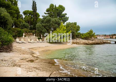Bucht an der Adriaküste bei Rovinj Stockfoto