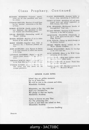 Die Ausgabe 1944 des Jahrbuchs „Antler“ der Minnehaha Academy zeigt Schüler, Sportmannschaften, Vereine, Lehrer und wichtige Veranstaltungen aus dem Schuljahr 1943-1944. Stockfoto