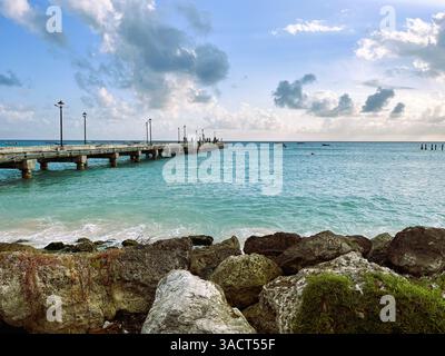 Oistins Jetty, in der Nähe von Welches Beach, im Fischerdorf Oistins, Barbados. Stockfoto