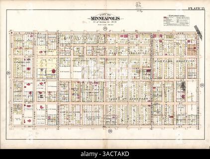 Dieser atlas, der auf offiziellen Erhebungen und Aufzeichnungen basiert, bietet detaillierte Platzes und Vermessungen von Grundstücken in Minneapolis. Es umfasst wichtige Merkmale wie Streckenabschnitte, Eisenbahnen, Straßenbahnen, Friedhöfe, Parks, und Gebäude nach Bauart kategorisiert. Sie enthält auch einen Index für Unterteilungen und Ergänzungen. Stockfoto