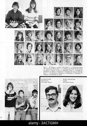Das Jahrbuch Villager 1976 der St. Anthony Village High School dokumentiert die Schüler, Lehrer, Leichtathletik, Clubs und Veranstaltungen, die das Schuljahr 1975-1976 prägten. Stockfoto