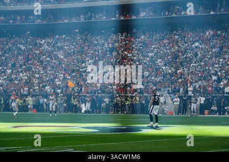 7. Januar 2012: Houston Texans Offensive Linebacker Jesse Nading bereitet sich am Samstag, den 7. Januar 2012, auf den Eröffnungsauftakt im ersten Viertel des NFL Playoff-Footballspiels zwischen den Houston Texans und den Cincinnati Bengals im Reliant Stadium in Houston, Texas vor. ( Andrew Richardson (Bild: © Andrew Richardson/Cal Sport Media/ZUMAPRESS.com) Stockfoto