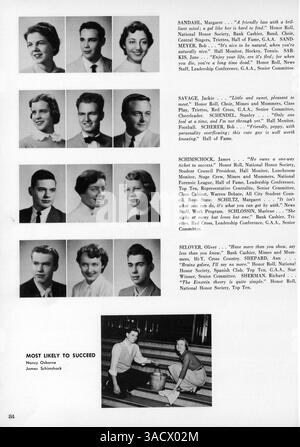 Das Centralian Yearbook 1954 der Central High School erfasst wichtige Momente aus dem Schuljahr 1953-1954, darunter die Leistungen der Schüler, sportliche Leistungen und Beiträge der Lehrkräfte. Sie hebt die Beiträge afroamerikanischer Schüler zur Schule hervor. Stockfoto