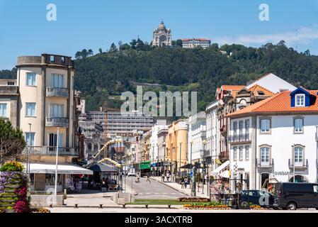 Viana do Castelo, Portugal, Santa Luzia Kirche und Combatentes da Grade Guerra Avenue in Viana do Castelo, Portugal Stockfoto