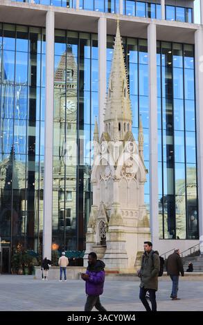 Chamberlain Square, benannt nach einem der berühmtesten Bürgermeister von Birmingham, Joseph Chamberlain, im Zentrum der Stadt, Großbritannien Stockfoto