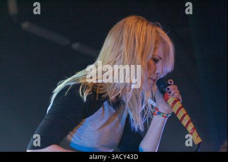 29. September 2009 - Pomona, Kalifornien, USA - HAYLEY WILLIAMS von PARAMORE spielt live im Fox Theater in Pomona, Kalifornien (Bild: Edward Hannigan/ZUMAPRESS.com) Stockfoto