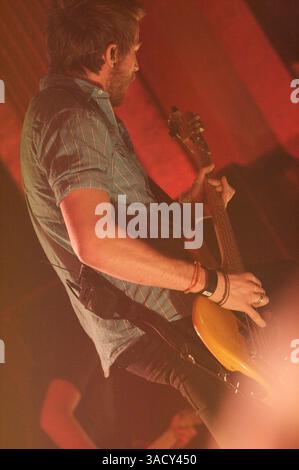 29. September 2009 - Pomona, Kalifornien, USA - JEREMY DAVIS aus PARAMORE live vor einer ausverkauften Menschenmenge im Fox Theater in Pomona, Kalifornien (Bild: Edward Hannigan/ZUMAPRESS.com) Stockfoto