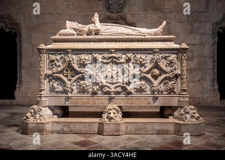 Lisboa, Portugal, reich verziertes gotisches Grab des berühmten entdeckers Vasco da Gama in der Kirche des Klosters Jeronimos in Lisboa, Portugal Stockfoto