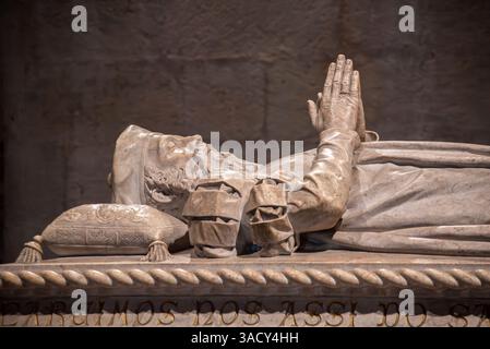 Lisboa, Portugal, reich verziertes gotisches Grab des berühmten entdeckers Vasco da Gama in der Kirche des Klosters Jeronimos in Lisboa, Portugal Stockfoto