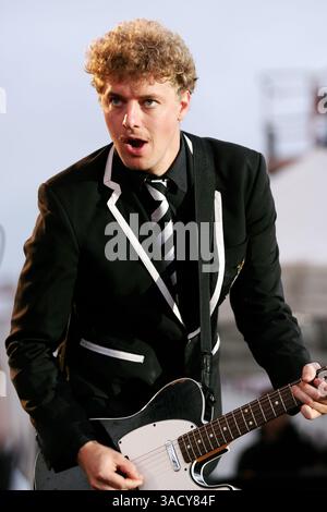 September 2008 – San Diego, Kalifornien, USA – NIKLAS ALMQVIST DER schwedischen Rockband „The Hives“ tritt beim Street Scene Musikfestival 2008 in San Diego, Kalifornien auf (Bild: Jerod Harris/ZUMAPRESS.com) Stockfoto