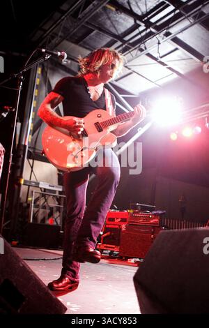 September 2008 – San Diego, Kalifornien, USA – JESSE HUGHES von der Rockband „Eagles of Death Metal“ tritt beim 2008 Street Scene Musikfestival in San Diego, Kalifornien auf (Bild: Jerod Harris/ZUMAPRESS.com) Stockfoto