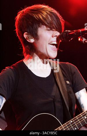 September 2008 - San Diego, Kalifornien, USA - SARA QUIN vom kanadischen Folk-Duo „Tegan & Sara“ tritt beim Street Scene Musikfestival 2008 in San Diego, Kalifornien auf (Bild: Jerod Harris/ZUMAPRESS.com) Stockfoto