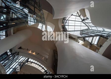 Bilbao, Spanien, berühmte Decke des Guggenheim Museums in Bilbao, Baskenland, entworfen von Frank Gehry Stockfoto