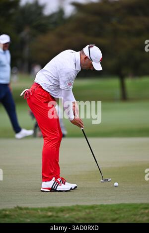 Doral, USA. April 2025. Sergio Garcia, Kapitän der Fireballs GC-Putts am 1. Tag des LIV Golf Invitational 2025 - Miami auf dem Trump National Golf Course am 4. April 2025 in Doral, Florida. (Foto: JC Ruiz/SIPA USA) Credit: SIPA USA/Alamy Live News Stockfoto