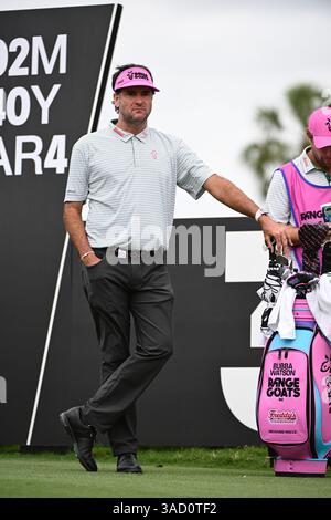 Doral, USA. April 2025. Bubba Watson, Kapitän der RangeGoats GC, wartet am 4. April 2025 auf dem Trump National Golf Course in Doral, Florida, am 1. Tag des LIV Golf Invitational 2025 in Miami auf den Abschlag. (Foto: JC Ruiz/SIPA USA) Credit: SIPA USA/Alamy Live News Stockfoto