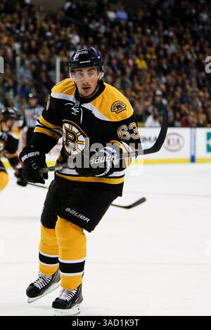 November 2011 – Boston, Massachusetts, USA S - Boston Bruins verließ Brad Marchand (63) im Spiel gegen die Buffalo Sabres im TD Garden in Boston, Massachusetts. Bruins schlug Sabres 6-2. (Kreditbild: © Mark Box/Southcreek/ZUMAPRESS.com) Stockfoto