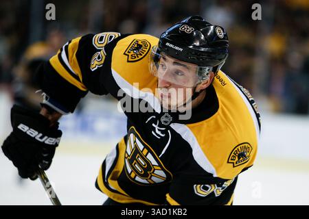 November 2011 – Boston, Massachusetts, USA S - Boston Bruins verließ Brad Marchand (63) im Spiel gegen die Buffalo Sabres im TD Garden in Boston, Massachusetts. Bruins schlug Sabres 6-2. (Kreditbild: © Mark Box/Southcreek/ZUMAPRESS.com) Stockfoto