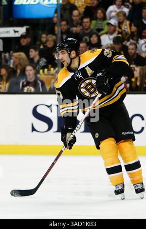 November 2011 – Boston, Massachusetts, USA S - Boston Bruins zentriert Patrice Bergeron (37) im Spiel gegen die Buffalo Sabres im TD Garden in Boston, Massachusetts. Bruins schlug Sabres 6-2. (Kreditbild: © Mark Box/Southcreek/ZUMAPRESS.com) Stockfoto