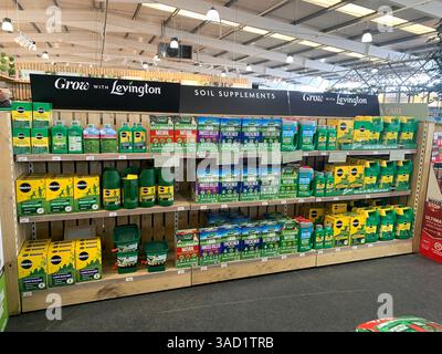 Harleston Heath Garden Centre Northampton Northamptonshire England Großbritannien britische Gartenblumen Pflanzen Pflanzen Frühlingsneuheiten verkaufen Waren hübsch Stockfoto