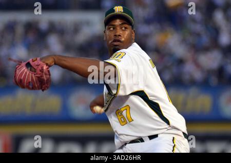 13. November 2011 - Valencia, CARABOBO, Venezuela - El pelotero Jerome Williams en el juego realizado en el estadio Jose Bernardo Perez, de la ciudad de Valencia, entre los Navegantes del Magallanes y los Leones del Caracas. VALENCIA, 13-11-2011 (JAIRO ALTUVE / EL NACIONAL). Prohibido el uso o reproducciÃ³n de esta imagen en Venezuela. (Abbildung: © El Nacional/GDA/ZUMAPRESS.com) Stockfoto