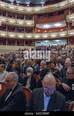 Publikum, Wiener Staatsoper, Wien, Österreich Stockfoto