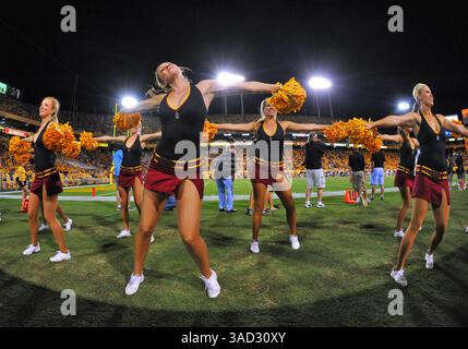 Oktober 2011 . Arizona State Sun Devils Cheerleader in Aktion während des Spiels zwischen den Oregon State Beavers und den Arizona State Sun Devils im Sun Devil Stadium in Tempe, Arizona. Arizona State gewinnt 35:20. Manny Flores/CSM(Credit Image: © Manny Flores/Cal Sport Media/ZUMAPRESS.com) Stockfoto