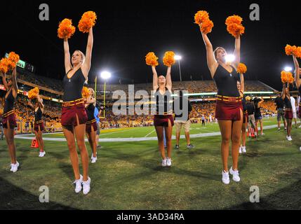 Oktober 2011 . Arizona State Sun Devils Cheerleader in Aktion während des Spiels zwischen den Oregon State Beavers und den Arizona State Sun Devils im Sun Devil Stadium in Tempe, Arizona. Arizona State gewinnt 35:20. Manny Flores/CSM(Credit Image: © Manny Flores/Cal Sport Media/ZUMAPRESS.com) Stockfoto