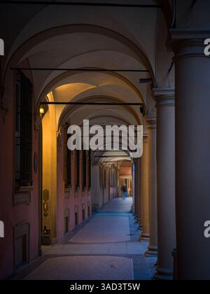 Italien, Bologna, Arkaden Stockfoto