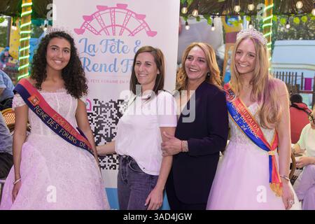 Paris, Frankreich. April 2025. Miss Esmeralda 2025 reine des Forains, ein Gast, Singrid Campion und Miss Foire du Trone Esmeralda 23 - 24 nehmen am Einweihungsabend des Foire du Trône zugunsten des Vereins Les Bonnes Fées am 4. April 2025 in Paris, Frankreich, Teil. Die Foire du Trône findet vom 4. April bis 9. Juni 2025 auf dem Rasen von Reuilly in Paris statt. Quelle: Bernard Menigault/Alamy Live News Stockfoto