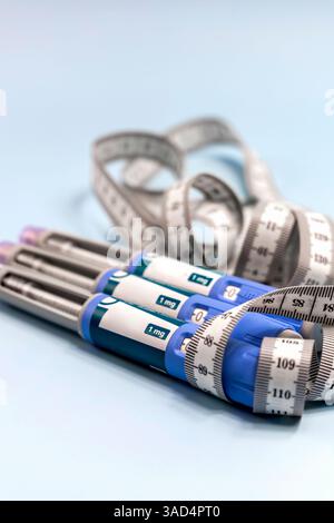 Ozempic Insulininjektions-Pen oder Insulinpatronen-Pen für Diabetiker. Medizinische Geräte für Diabetesvorsteher. Stockfoto