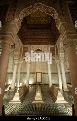 Die saadischen Gräber, die im 16. Jahrhundert von Sultan Ahmad al-Mansur erbaut wurden und sich in der Kasbah-Moschee in Marrakesch, Marokko, befinden Stockfoto