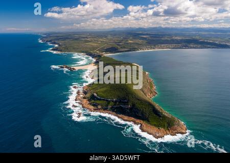 Aus der Vogelperspektive Robberg Peninsula, abgelegene Sandstrände und Indischer Ozean. Robberg Nature Reserve, Plettenberg Bay, Garden Route, Western Cape, South Afri Stockfoto