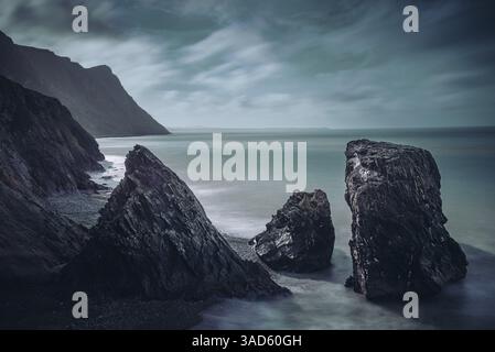 Trefor-Meer stapelt sich auf der Halbinsel lleyn in Nordwales Stockfoto