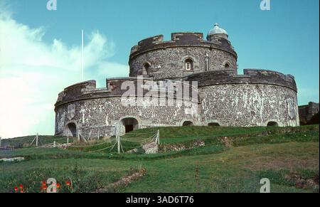 St Mawes Castle in der Nähe von Falmouth, Cornwall, England – ein Artilleriefort, das Heinrich VIII. Zwischen 1540 und 1542 errichtete. Abgebildet in 1966 Stockfoto