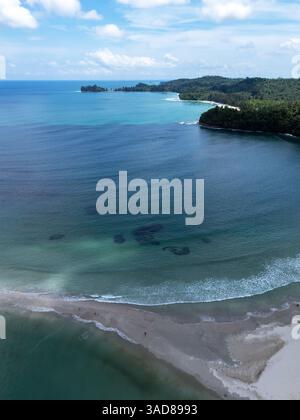 Sehen Sie sich Kelambu Beach in Kudat Sabah Borneo Malaysia an Stockfoto