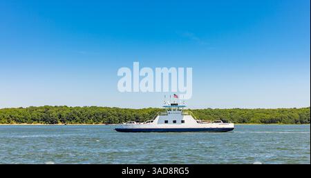 Der Kapitän hat das morehead-Fährschiff auf dem Weg zur Shelter Island, ny, aufgeschlagen Stockfoto